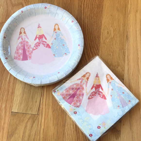 Princess Party Meri Meri Invites & Thank You’s, Plates, & WS Kids Cookie Cutters - Picture 3 of 7